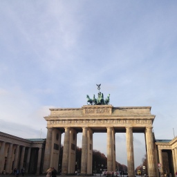 Berlin – Curryvursts, Christmas Markets, Museums, The Berlin Wall & the best Burger I’ve ever tasted